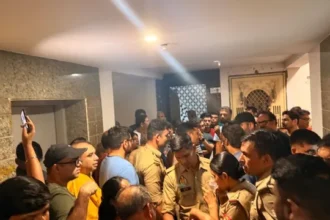 नोएडा की सोसायटी में पिटबुल को लेकर बवाल, निवासियों ने किया प्रदर्शन; पुलिस ने दिया हटाने का आश्वासन