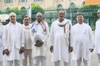 ग्रेटर नोएडा के किसानों की सीएम दरबार में दस्तक, 4% आबादी भूखंड और भ्रष्टाचार पर जांच की मांग