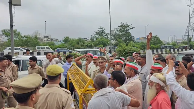 किसान प्रदर्शन को लेकर गाजियाबाद पुलिस अलर्ट, यूपी गेट पर घंटों जाम से लोग परेशान