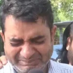 नोएडा में बच्चे की गड्ढे में डूबकर मौत, पिता वाइस-प्रिंसिपल: मां रोते-रोते बेहोश, बोली- अब मुझे भी नहीं जीना; प्राधिकरण की लापरवाही से जान गई