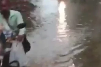 ग्रेटर नोएडा में जलभराव से हालात बिगड़े, ग्रामीणों ने प्राधिकरण पर उठाए सवाल
