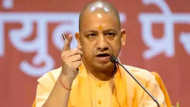 CM योगी की फटकार के बाद नोएडा में बड़ा एक्शन, 3 हजार अवैध बिजली कनेक्शन कटे; 19 पर केस
