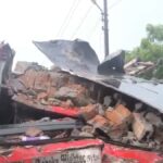 ग्रेटर नोएडा में ईकोटेक-3 की इलेक्ट्रॉनिक चिप कंपनी में लगी आग, दीवार गिरने से 2 फायरकर्मियों की मौत; 3 घायल