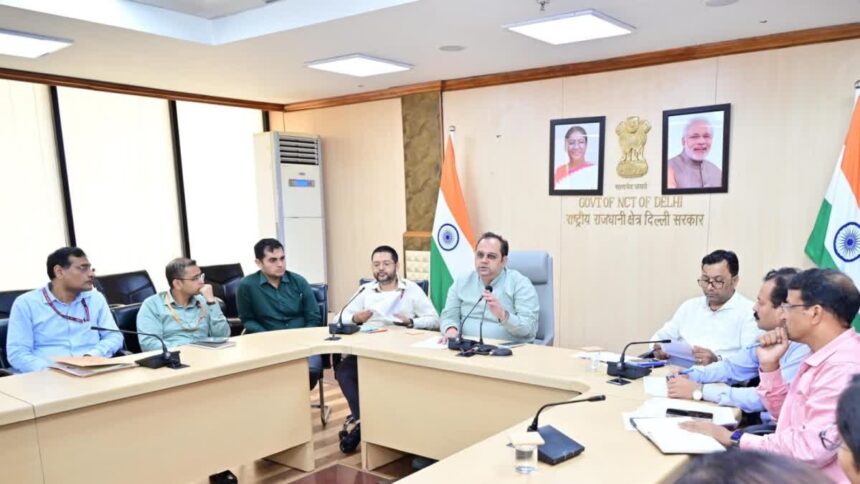 दिल्ली स्वास्थ्य विभाग पर शिकंजा, खरीद में देरी और अनियमितताओं को लेकर स्वास्थ्य सचिव को नोटिस