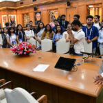 दिल्ली विधानसभा पहुंचे BRICS युवा प्रतिनिधि और छात्र संसद के विद्यार्थी, जानी विधायी प्रक्रिया