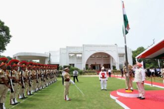 लोक निवास में स्वतंत्रता दिवस समारोह, LG तरणजीत सिंह संधू ने ‘विकसित दिल्ली’ का विजन रखा