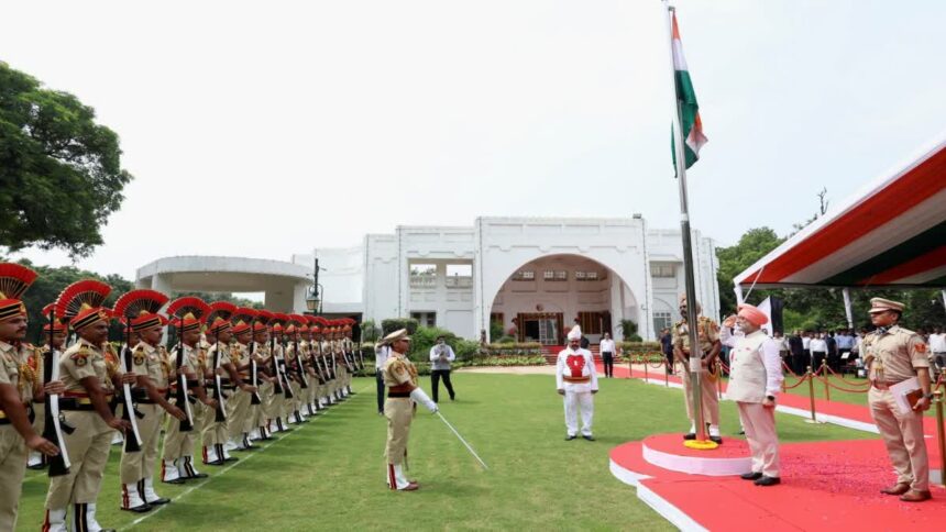 लोक निवास में स्वतंत्रता दिवस समारोह, LG तरणजीत सिंह संधू ने ‘विकसित दिल्ली’ का विजन रखा