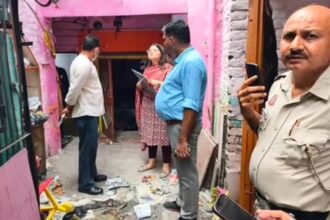 दिल्ली के झिलमिल कैंप में सिलिंडर ब्लास्ट, पति-पत्नी झुलसे; दो बच्चे भी अस्पताल में भर्ती