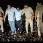 ग्रेटर नोएडा में मुठभेड़ में दो बदमाश गिरफ्तार: बाइक से जा रहे थे, पुलिस के रोकने पर फायरिंग की, जवाबी कार्रवाई में पैर में लगी गोली