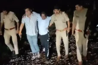 ग्रेटर नोएडा में मुठभेड़ में दो बदमाश गिरफ्तार: बाइक से जा रहे थे, पुलिस के रोकने पर फायरिंग की, जवाबी कार्रवाई में पैर में लगी गोली