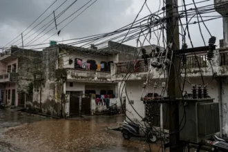 बारिश शुरू होते ही बिजली गुल, ट्रांस हिंडन के 15 से ज्यादा इलाकों में घंटों कटौती