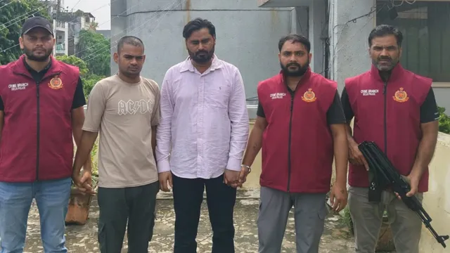 दिल्ली में एनकाउंटर के बाद दो हथियार तस्कर गिरफ्तार, बंबीहा-नंदू गैंग से कनेक्शन