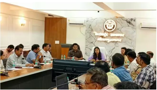 ग्रेटर नोएडा: दुजाना गांव बनेगा ‘मॉडल सोलर विलेज’, घरों की बिजली मुफ्त होगी, लगेंगी सोलर स्ट्रीट लाइटें