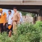 शादी कहीं और तय होने से नाराज युवती हिंडन नदी में कूदी, बचाने युवक भी लगा दी छलांग