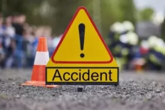 राखी की खुशियां मातम में बदलीं: तेज रफ्तार XEV ने बुजुर्ग दंपती को रौंदा, पत्नी की मौत