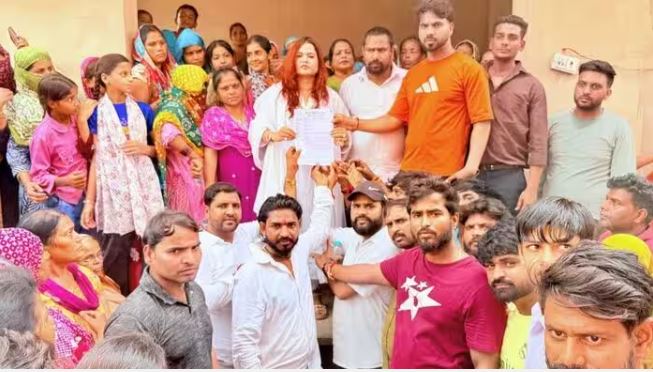 बिजली कार्रवाई के बीच चोटपुर-छिजारसी पहुंचीं शालिनी सिंह, वैध उपभोक्ताओं की समस्याएं सुनीं