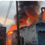 साहिबाबाद की पेपर फैक्टरी में भीषण आग, पेपर रोल जलकर राख; बड़ा हादसा टला