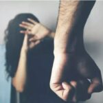 दिल्ली में नाबालिग बेटी से गलत हरकत का आरोप, मां की शिकायत पर पिता गिरफ्तार