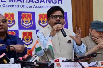 दिल्ली संसद मार्च विवाद: पूर्व एसीपी ने कहा- कानून के तहत हुआ बल प्रयोग