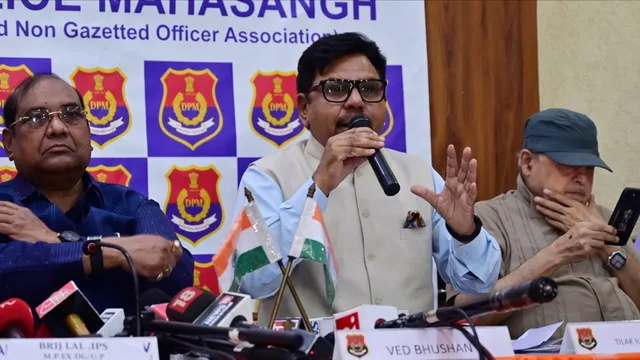 दिल्ली संसद मार्च विवाद: पूर्व एसीपी ने कहा- कानून के तहत हुआ बल प्रयोग