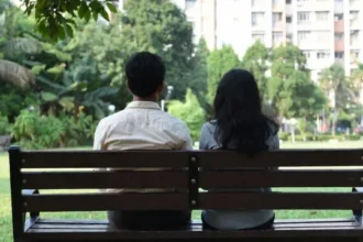 साहिबाबाद सोसायटी में युवती का वीडियो बनाने का आरोप, एओए अध्यक्ष समेत दो पर केस दर्ज