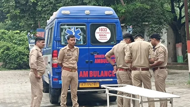 मोदीनगर में बड़ा हादसा, बाइक सवार तीन कांवड़ियों ने गंवाई जान