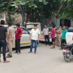 इंदिरापुरम में पुलिस का चला डंडा, सड़क-फुटपाथ से हटाया अतिक्रमण; हजारों लोगों को राहत