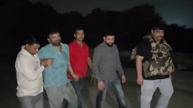 दिल्ली में मुठभेड़ के बाद नीरज बवाना गैंग का सदस्य गिरफ्तार, पुलिसकर्मी की बुलेटप्रूफ जैकेट ने बचाई जान