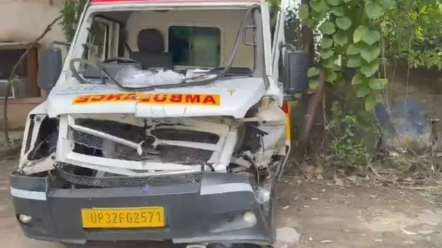 एंबुलेंस की टक्कर से खंडित हुई कांवड़, मुरादनगर में कांवड़ियों का हंगामा; दिल्ली-मेरठ मार्ग जाम