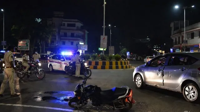 ग्रेटर नोएडा में तेज रफ्तार कार का कहर, बाइक सवार दो युवकों की मौत