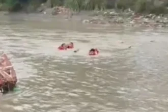 मुरादनगर में SDRF जवानों का साहस, गंगनहर में डूबते दो कांवड़ियों को बचाया