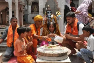 गाजियाबाद में श्रावण शिवरात्रि की धूम, दूधेश्वर नाथ मंदिर में 10-11 अगस्त तक 24 घंटे जलाभिषेक