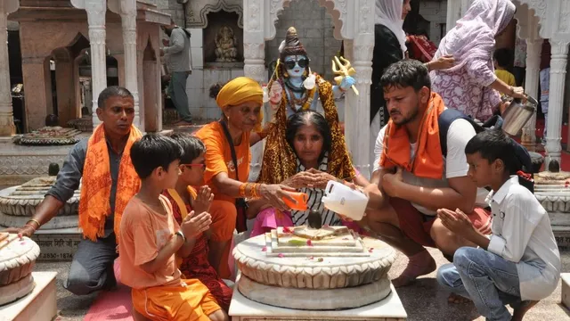 गाजियाबाद में श्रावण शिवरात्रि की धूम, दूधेश्वर नाथ मंदिर में 10-11 अगस्त तक 24 घंटे जलाभिषेक