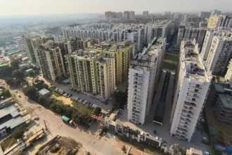 गाजियाबाद की हाईराइज सोसायटियों में बिजली लोड बढ़वाना महंगा, 25 हजार रुपये प्रति किलोवाट तक वसूली का आरोप