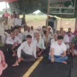 जेवर में किसानों का धरना जारी, 7% प्लॉट और 64.7% अतिरिक्त मुआवजे की मांग; राकेश टिकैत से साधा संपर्क