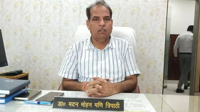 नोएडा जिला अस्पताल में भर्ती घोटाला! नियमों को ताक पर रख रखे गए 17 कर्मचारी, सैलरी पर लगी रोकी