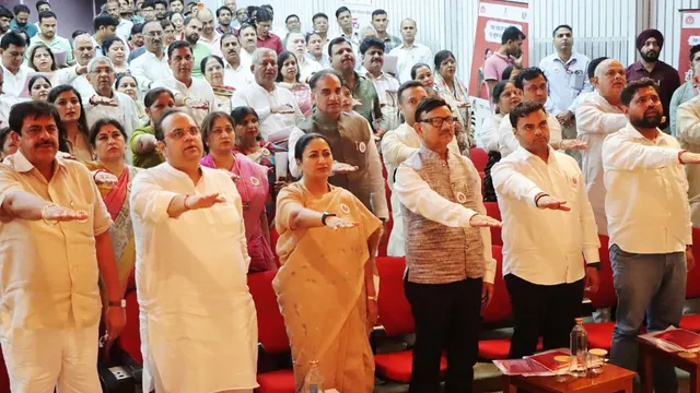 टीबी मुक्त दिल्ली अभियान तेज, सीएम रेखा गुप्ता ने जनप्रतिनिधियों से निक्षय मित्र बनने की अपील की