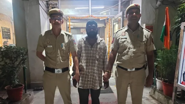दिल्ली में चाबी बनाकर करता था घरों की रेकी, रात में देता था चोरी को अंजाम; गिरफ्तार