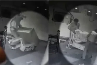 मिनटों में AC आउटडोर खोल ले गए चोर, उठाते ही खुद पर गिरा भारी यूनिट, VIDEO वायरल