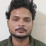 नोएडा में 5 साल के बच्चे की संदिग्ध मौत: मां बोली- पिता ने कमर में मारा घूंसा, पुलिस ने आरोपी को हिरासत में लिया