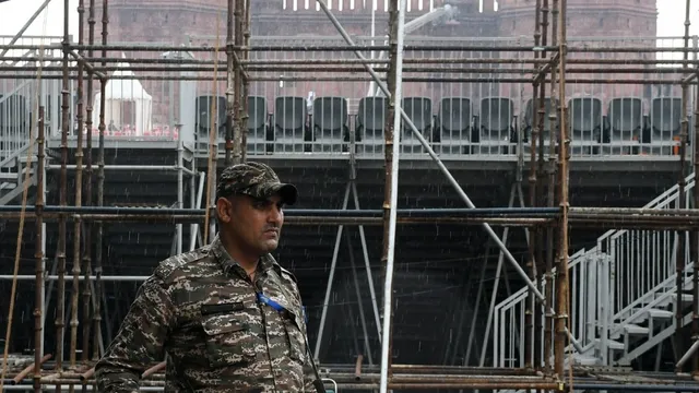 स्वतंत्रता दिवस पर दिल्ली की अभेद्य सुरक्षा, 20 हजार जवानों के साथ हाईटेक सर्विलांस का घेरा