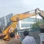 नोएडा में भूमाफिया पर चला प्राधिकरण का बुलडोजर, 40 एकड़ जमीन कब्जामुक्त