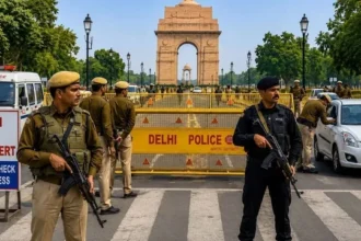 15 अगस्त से पहले दिल्ली हाई अलर्ट, 19 मोस्ट वांटेड आतंकियों के पोस्टर; बाजारों में सुरक्षा व्यवस्था की पड़ताल
