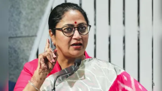 107 करोड़ की ई-बस चार्जिंग परियोजना में देरी, 15 माह बाद भी टेंडर पूरा नहीं; CM रेखा गुप्ता नाराज