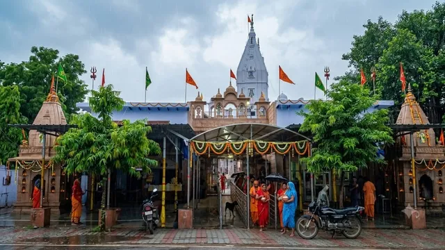 ग्रेटर नोएडा का आस्था धाम: 1000 वर्ष पुराने नानकेश्वर महादेव मंदिर का जानिए इतिहास