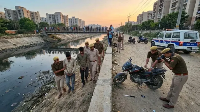 नोएडा में वाहन चोर गिरोह का खुलासा, दो आरोपी गिरफ्तार; चोरी की बाइक और चाकू बरामद