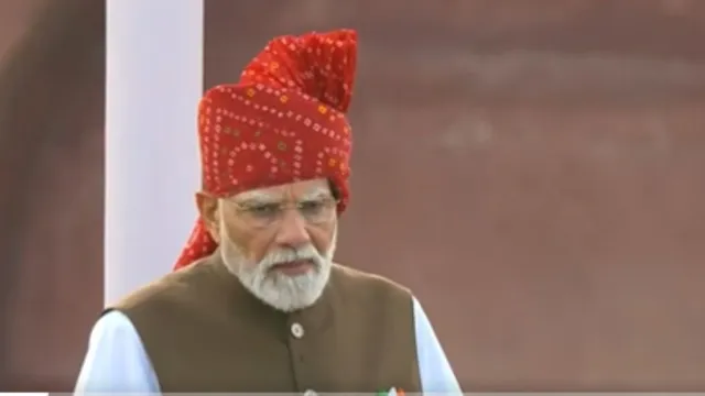 लाल किले से PM मोदी का युवाओं को बड़ा तोहफा, एक करोड़ युवाओं को AI ट्रेनिंग और फ्री कोचिंग का ऐलान