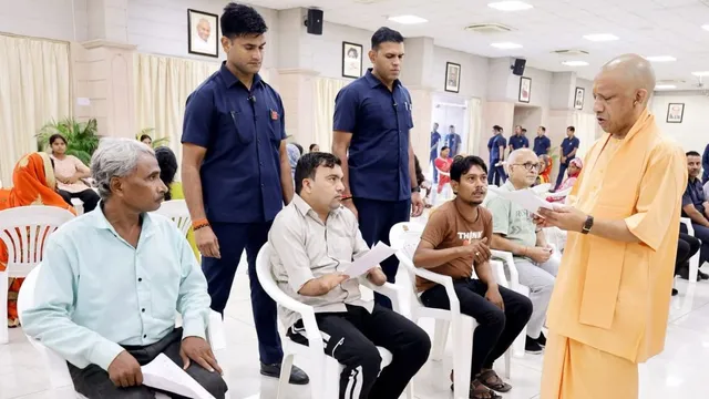 जेवर एयरपोर्ट के लिए जमीन देने वाले किसानों के युवाओं की गुहार, CM योगी से मांगी स्थायी नौकरी