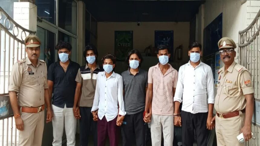 लोन ऐप के जाल में फंसाकर अश्लील फोटो से ब्लैकमेल, नोएडा में 6 साइबर ठग गिरफ्तार