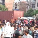 शाहबाद डेरी में 25 वर्षीय ई-रिक्शा चालक की चाकू घोंपकर हत्या: परिजनों ने शव सड़क पर रखकर लगाया जाम